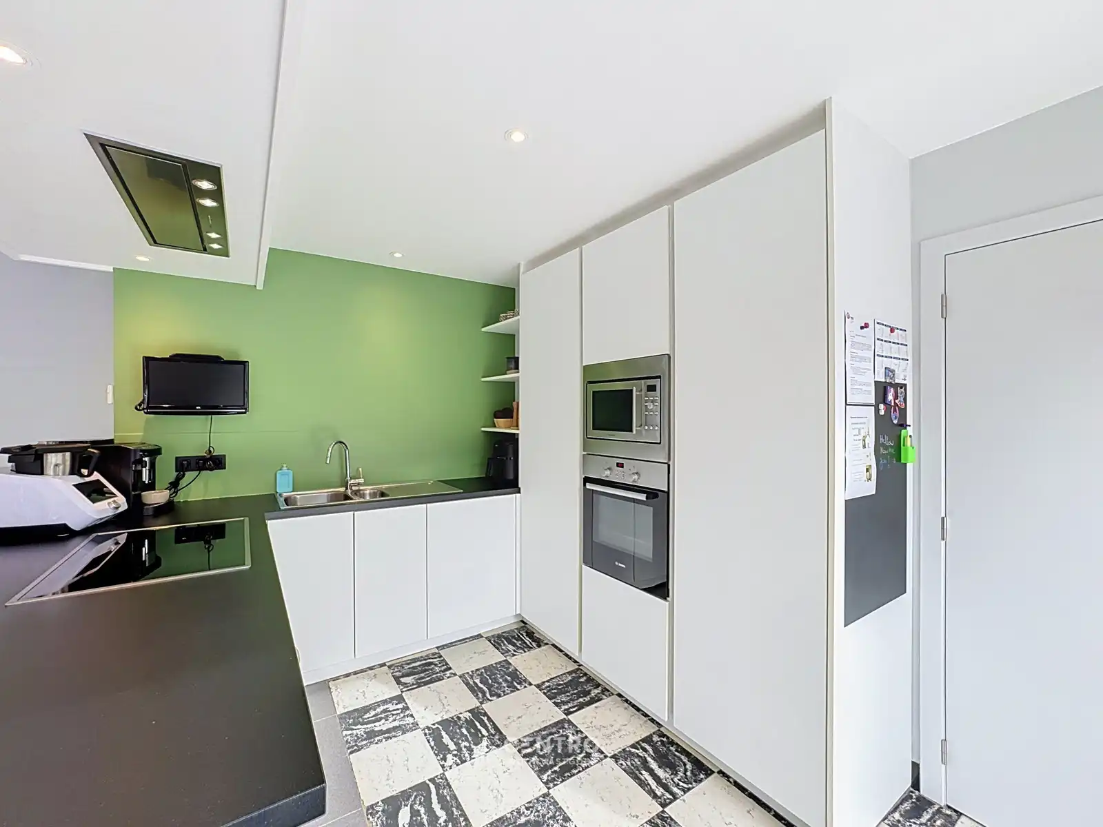 GERENOVEERDE VILLA  met 5 slpks, opslagruimte en ZUIDgerichte tuin! foto 8