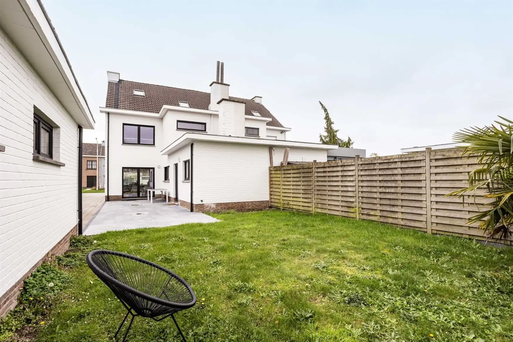 Volledig gerenoveerde gezinswoning met tuin in Drongen foto 21