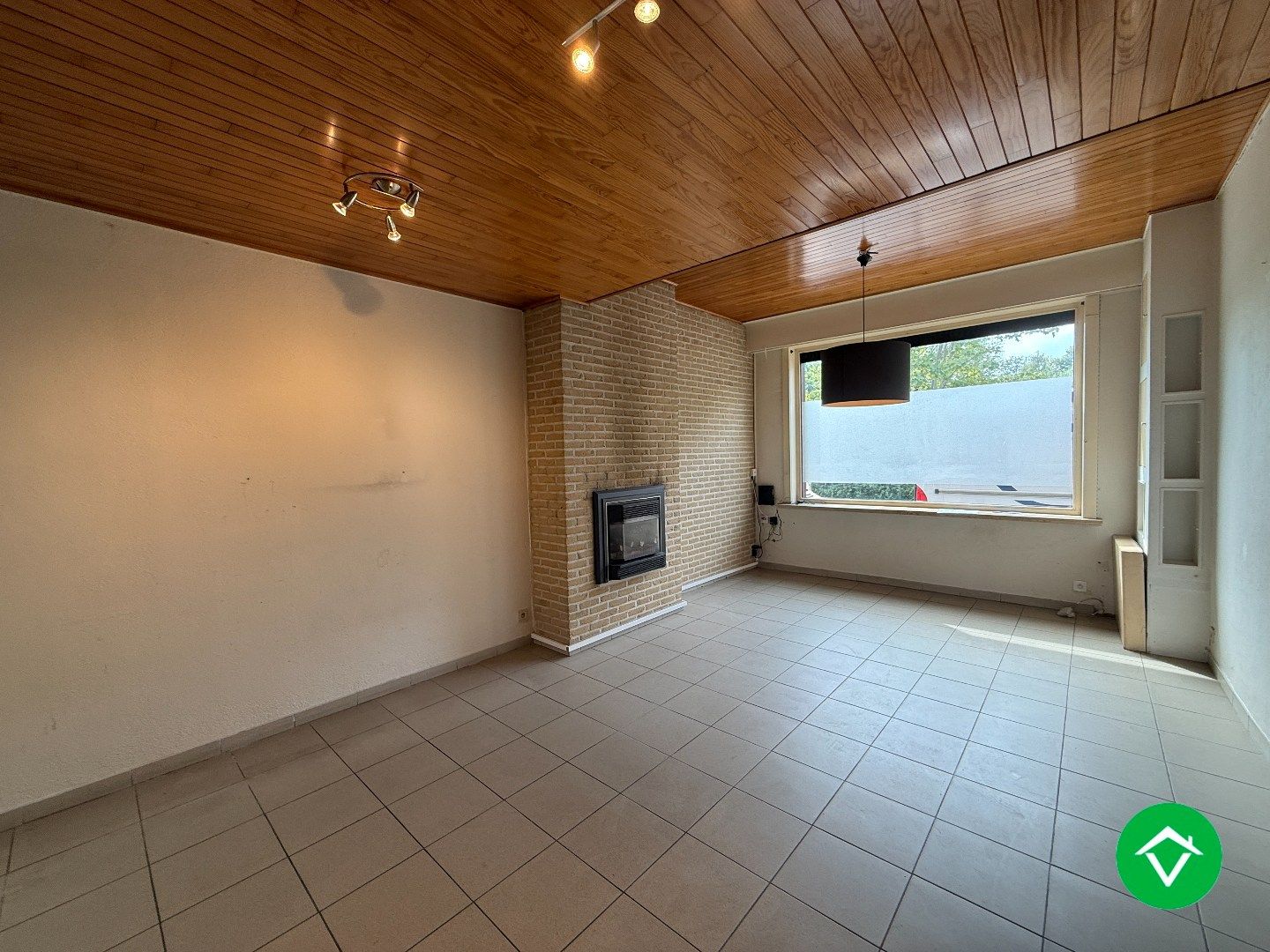 Rijwoning met 3 slaapkamers en tuin te centrum Roeselare foto 2