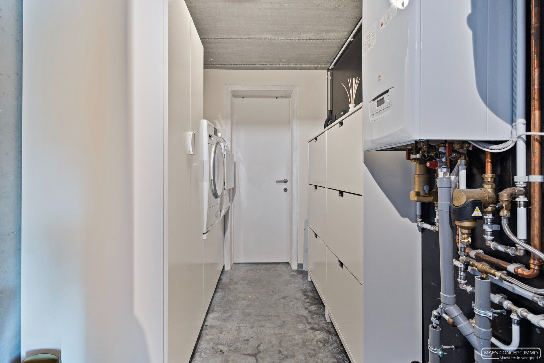 Architecturale alleenstaande woning in Anzegem centrum foto 5