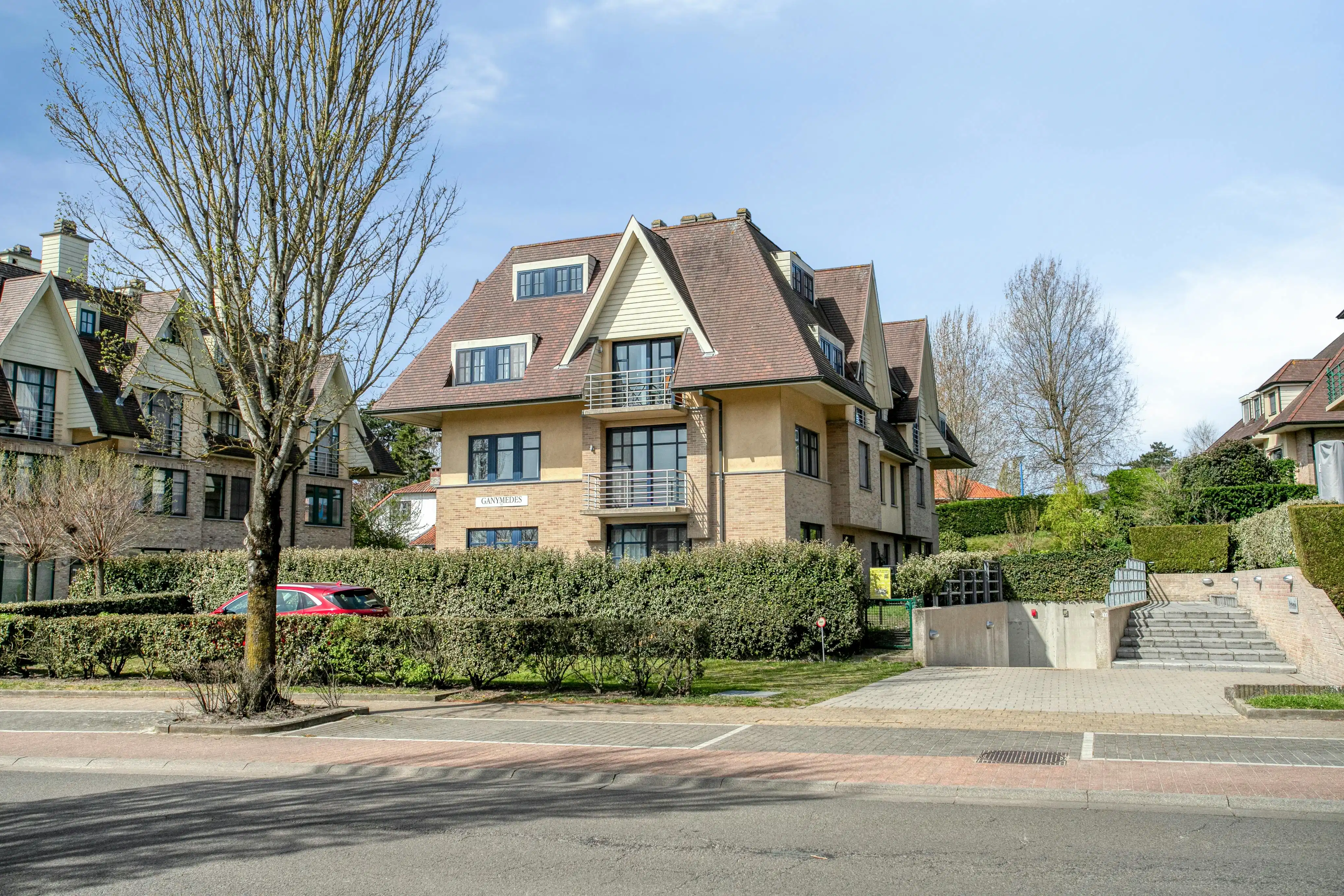 Appartement met 2 slaapkamers en parking in het centrum  foto 2