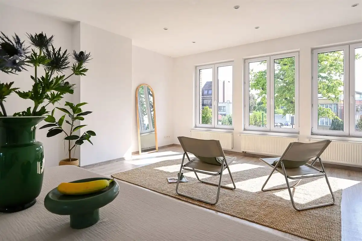 Ruim en lichtrijk appartement te Merksem foto 6