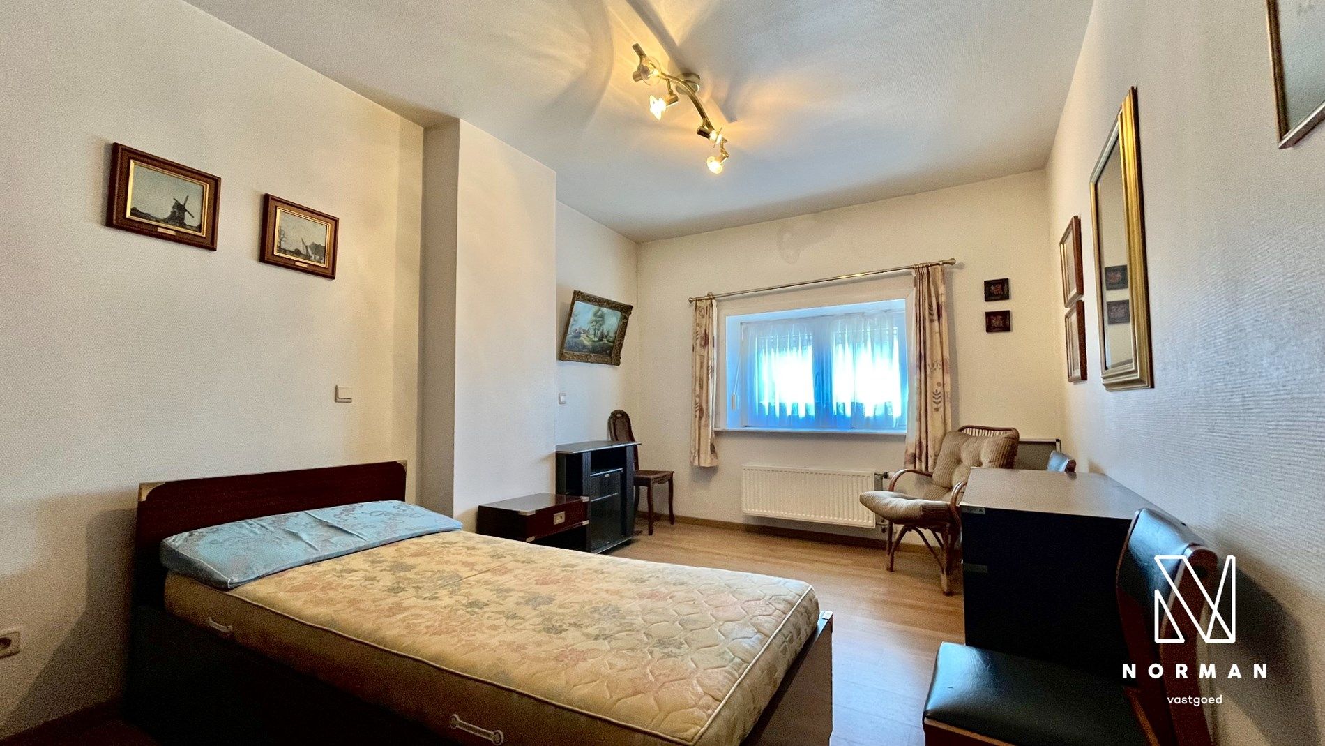 Ruime centrumwoning met 4 slaapkamers, veranda, zij-ingang en stadstuin foto 9