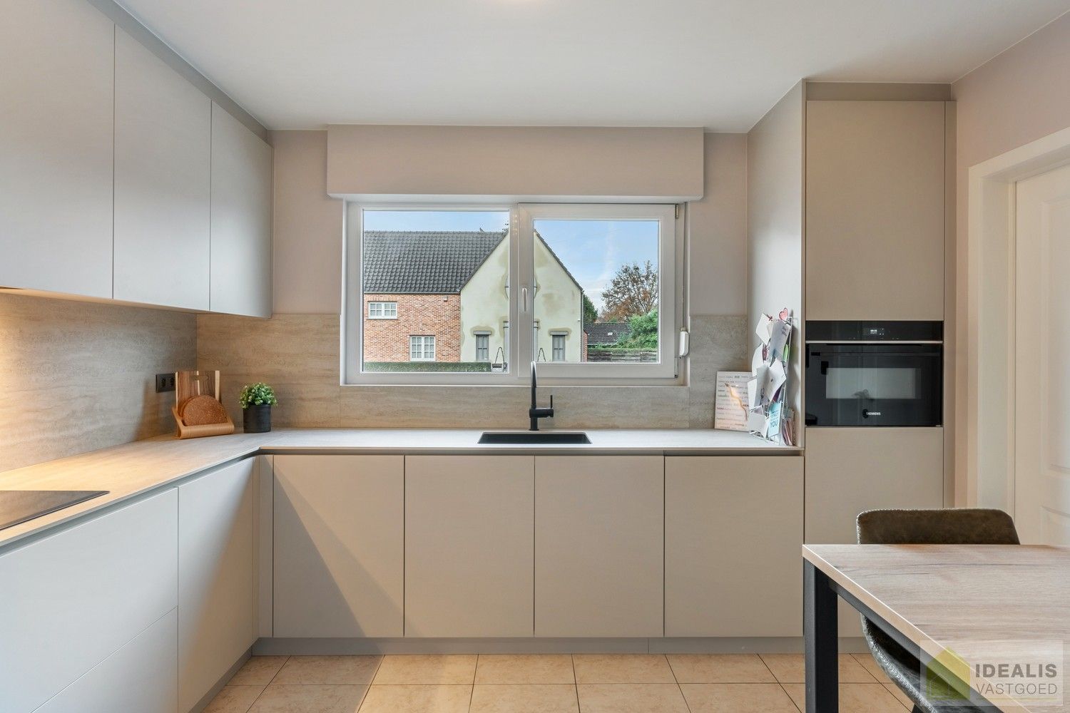 PERFECT ONDERHOUDEN GELIJKVLOERS APPARTEMENT MET MAAR LIEFST 3 SLAAPKAMERS VLAKBIJ HET BRUISENDSE CENTRUM VAN HEUSDEN-ZOLDER foto 15