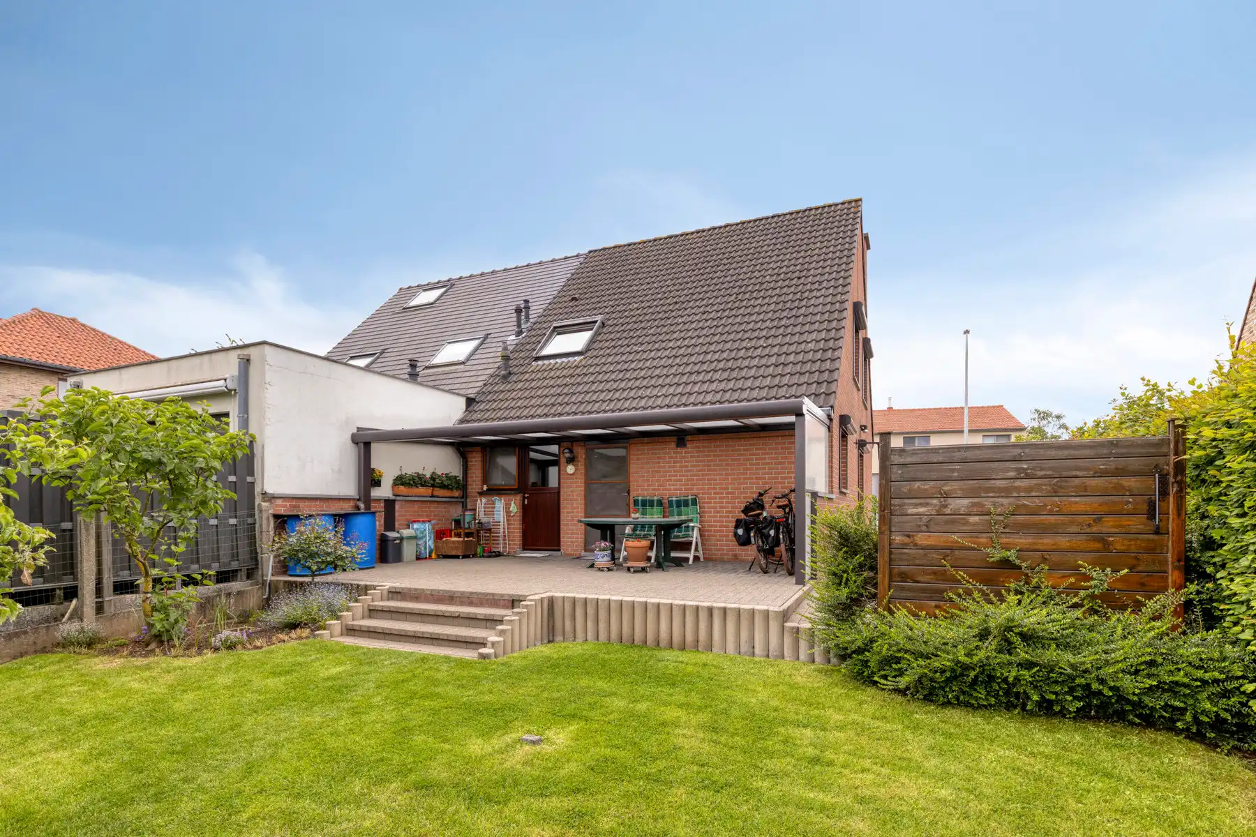 Rustig en goed gelegen driegevelwoning met 3 slaapkamers foto 8