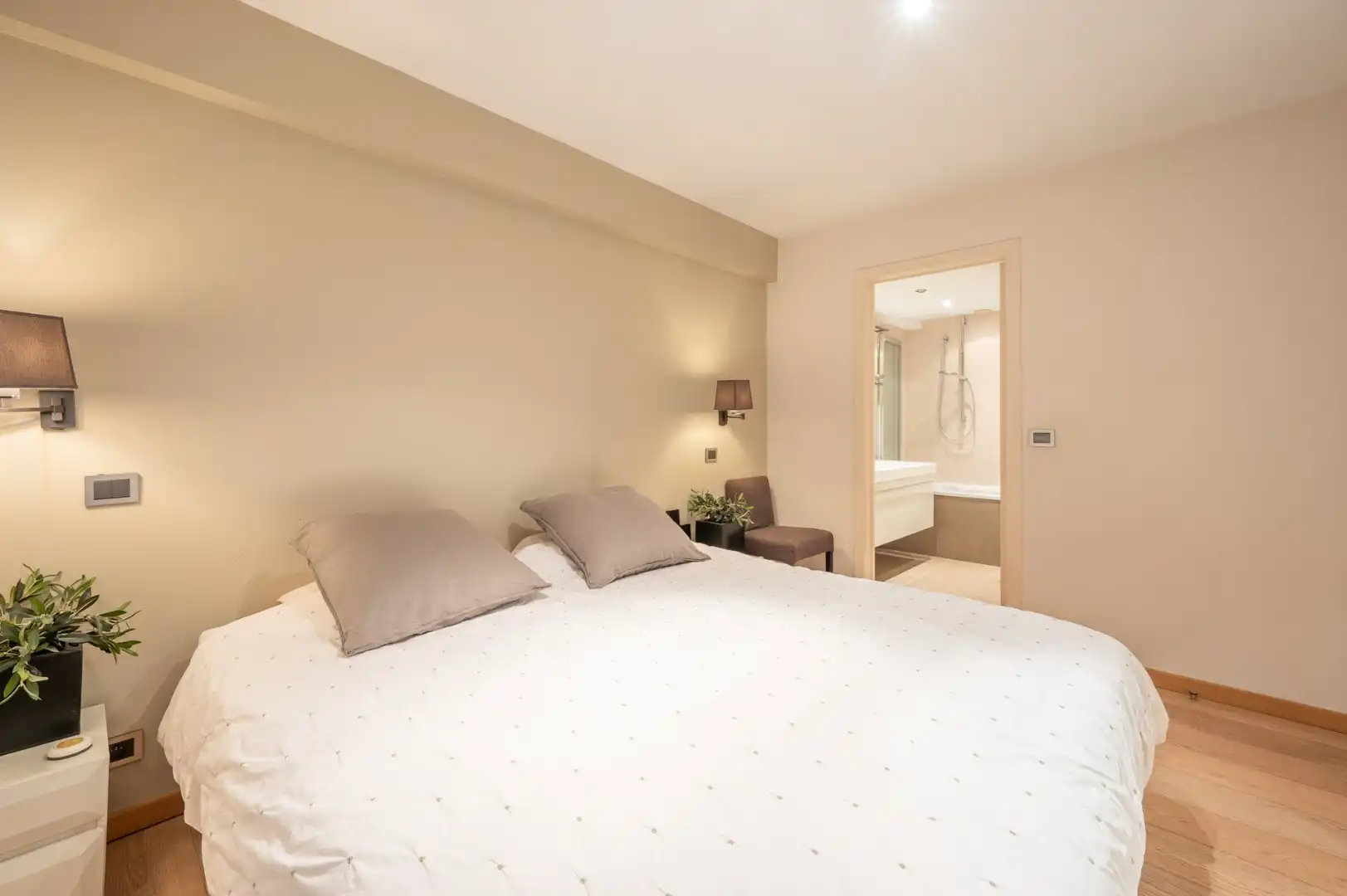 Perfect gelegen drie slaapkamer appartement met zonneterras foto 13