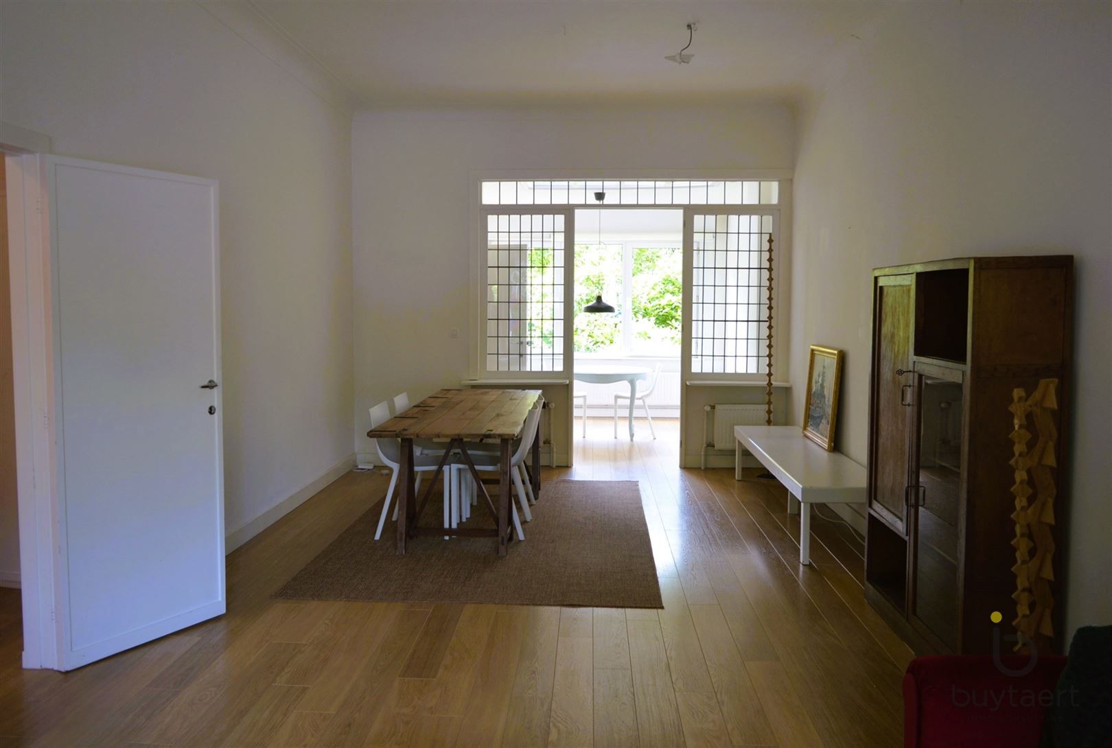 Karaktervolle art deco woning met vier slaapkamers en tuin midden in het welgekende "Pullhof" te Berchem. foto 5