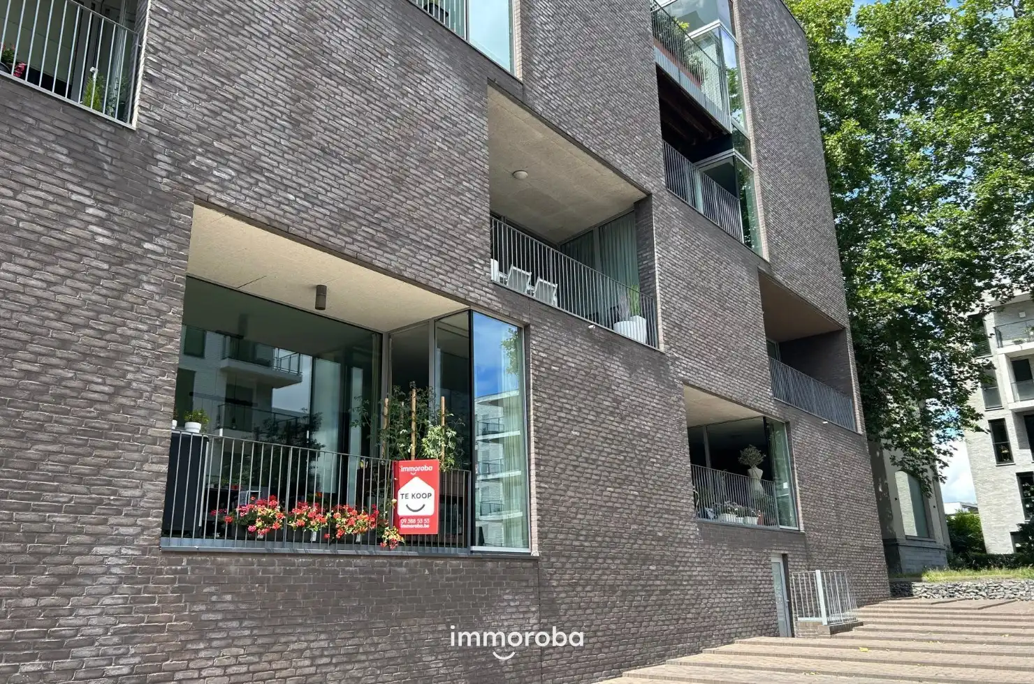 Te koop: instapklaar appartement van +/- 110 m² met 2 slaapkamers in hartje Waregem – Residentie Avalon foto 2