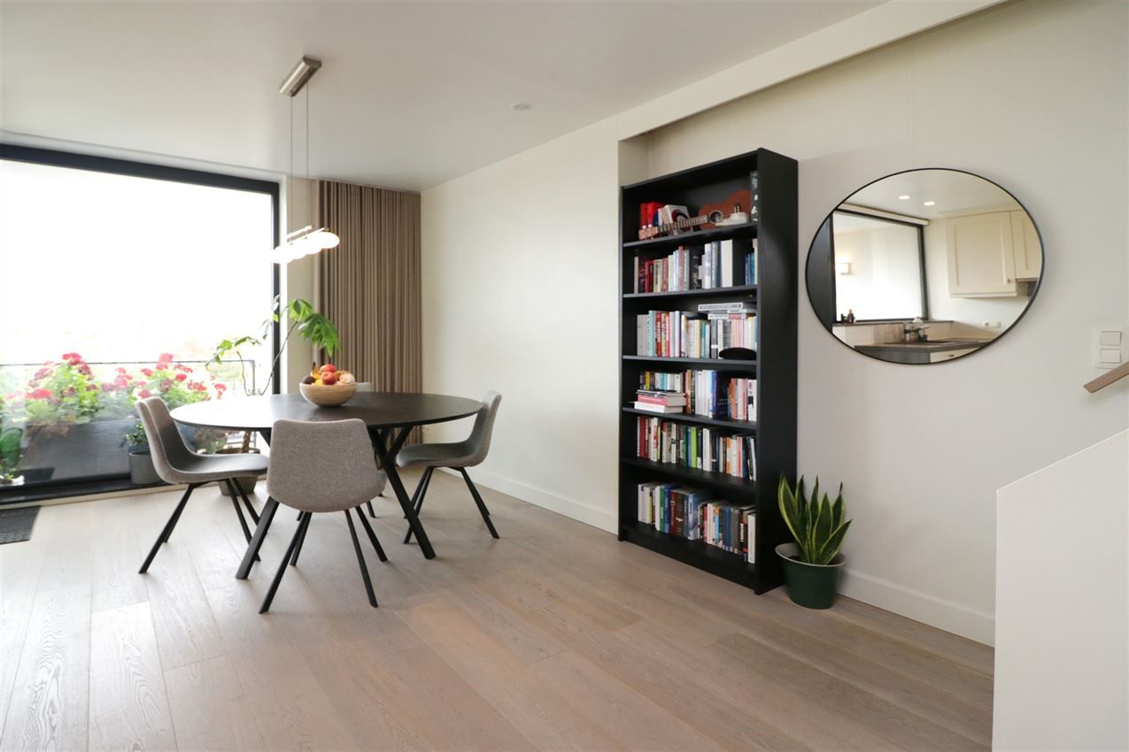 Duplex met 2 slpk., terras en garage temidden centrum foto 9
