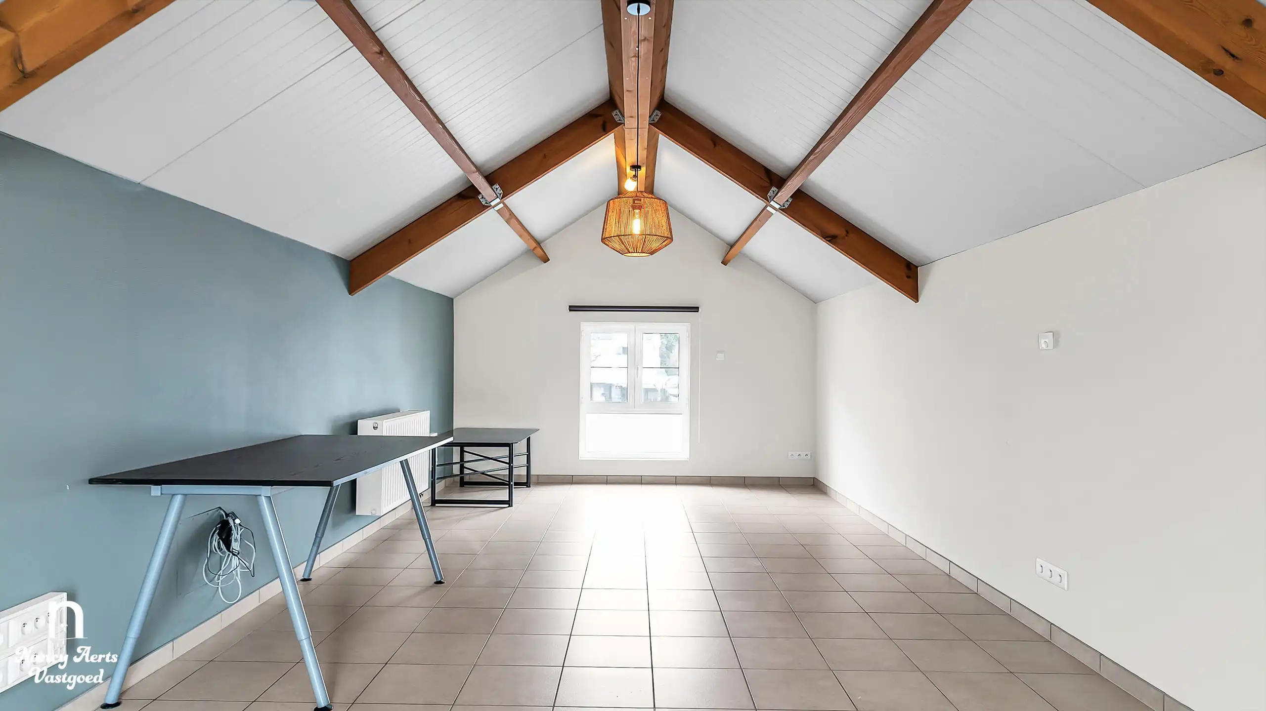 Verrassend ruime woning met praktijkruimte en gezellige tuin foto 25