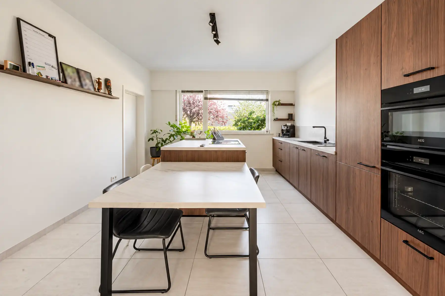 Instapklare, gerenoveerde woning met authentieke charme! foto 4