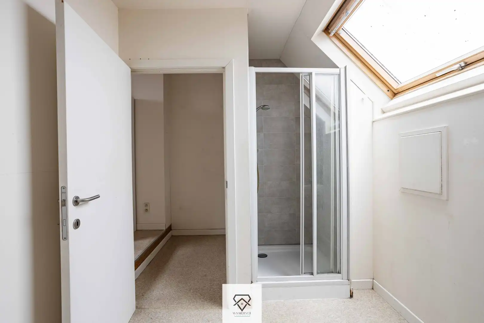 Ruime herenwoning met vernieuwd basiscomfort en ingesloten terras foto 25