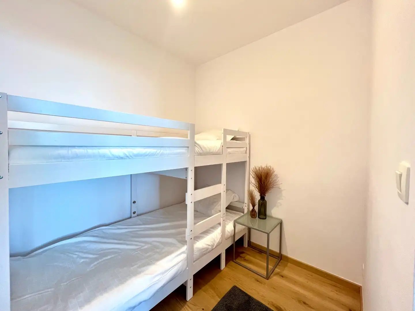 Gerenoveerde studio met slaaphoek op de Zeedijk foto 12