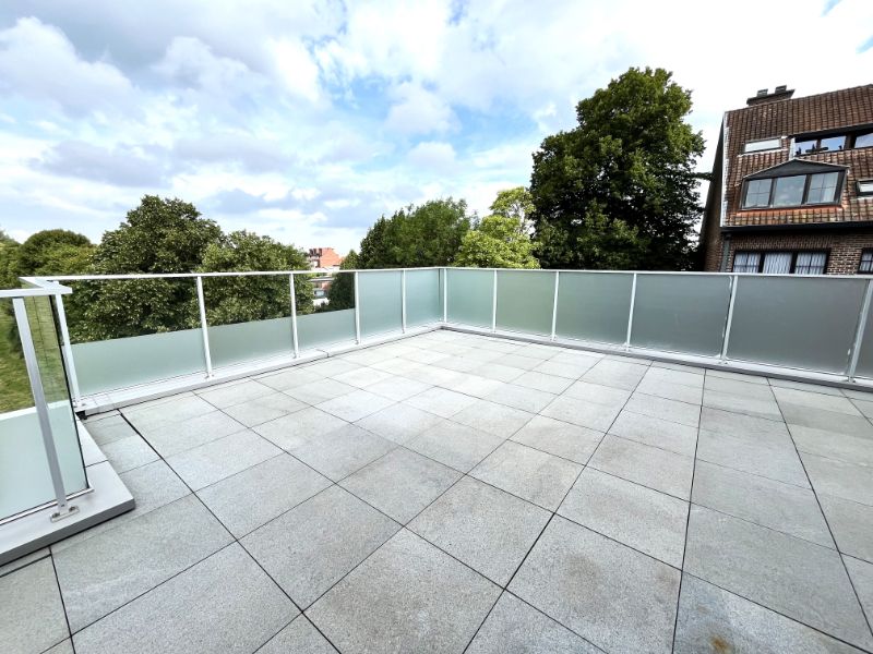 Luxe appartement met 3 slaapkamers en 2 terrassen foto 11
