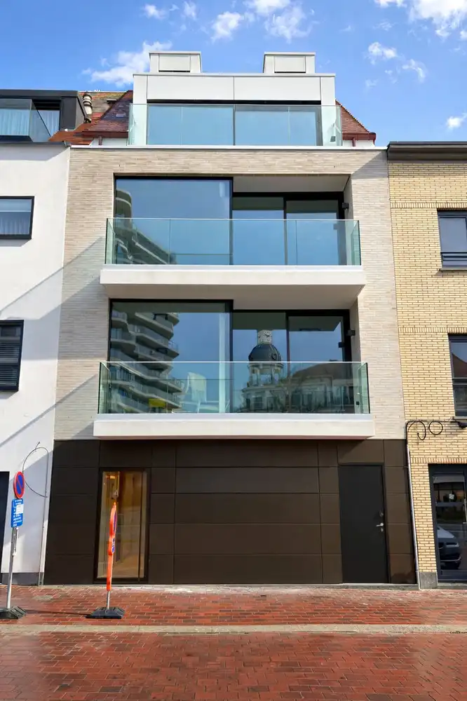 Mooi nieuwbouwappartement met 2 slk en 2 badkamers foto 2