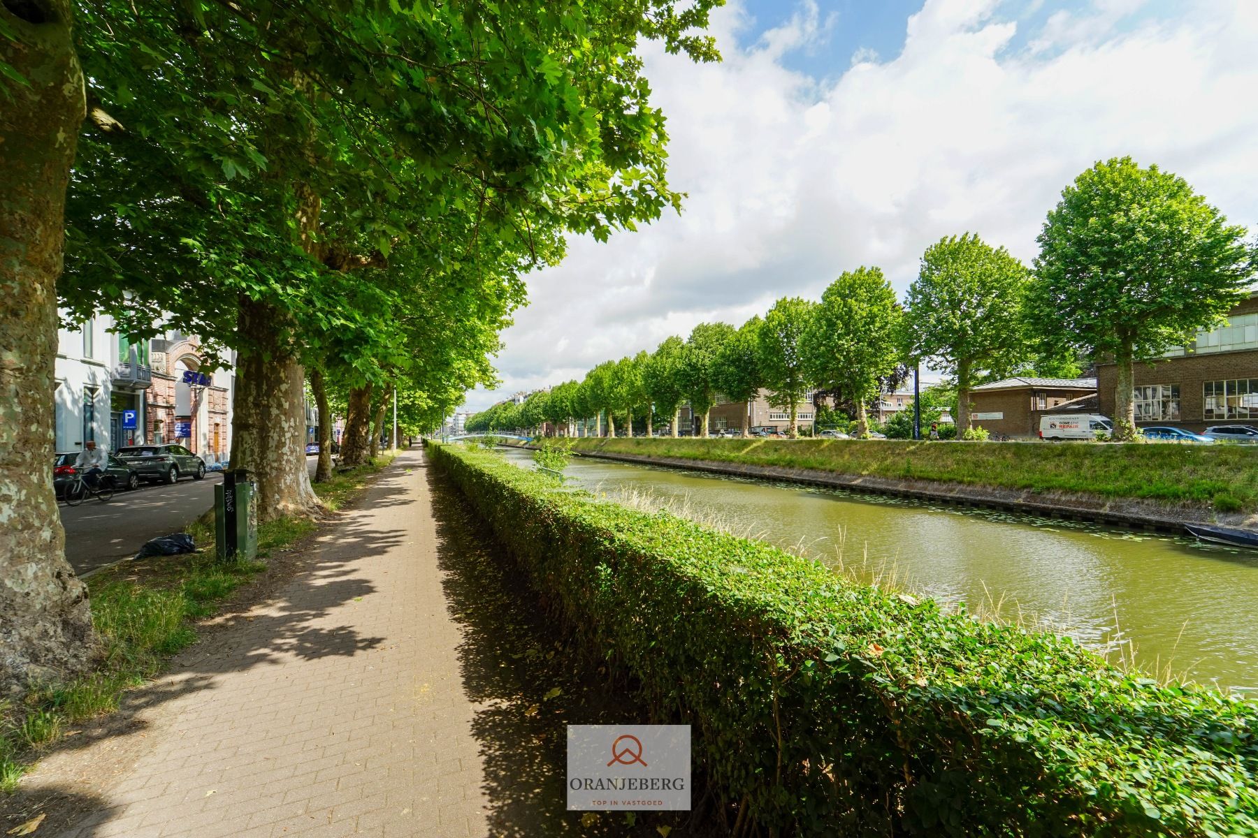 Statig pand met 6 kantoorruimtes, keuken én zicht op het water aan de Coupure foto 29