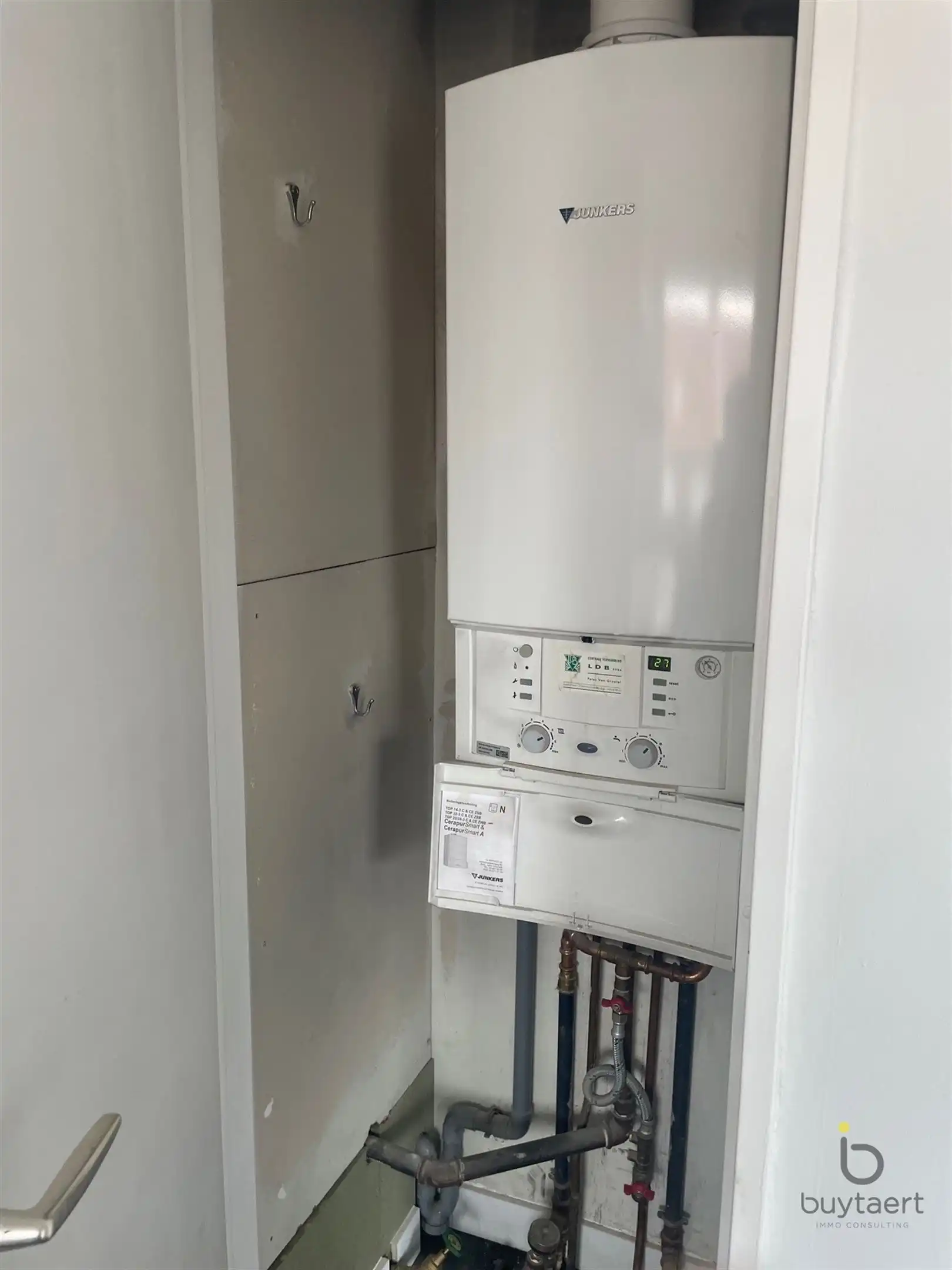 Ideaal gelegen twee (of drie) slaapkamer appartement in het hartje van Brasschaat!  foto 7