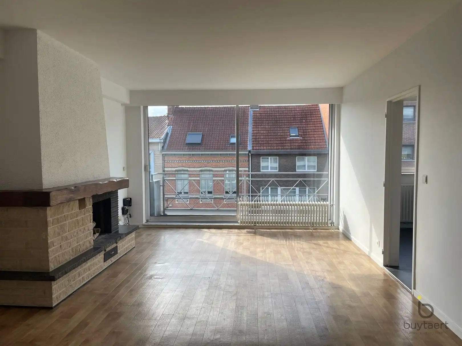 Ideaal gelegen twee (of drie) slaapkamer appartement in het hartje van Brasschaat!  foto 7