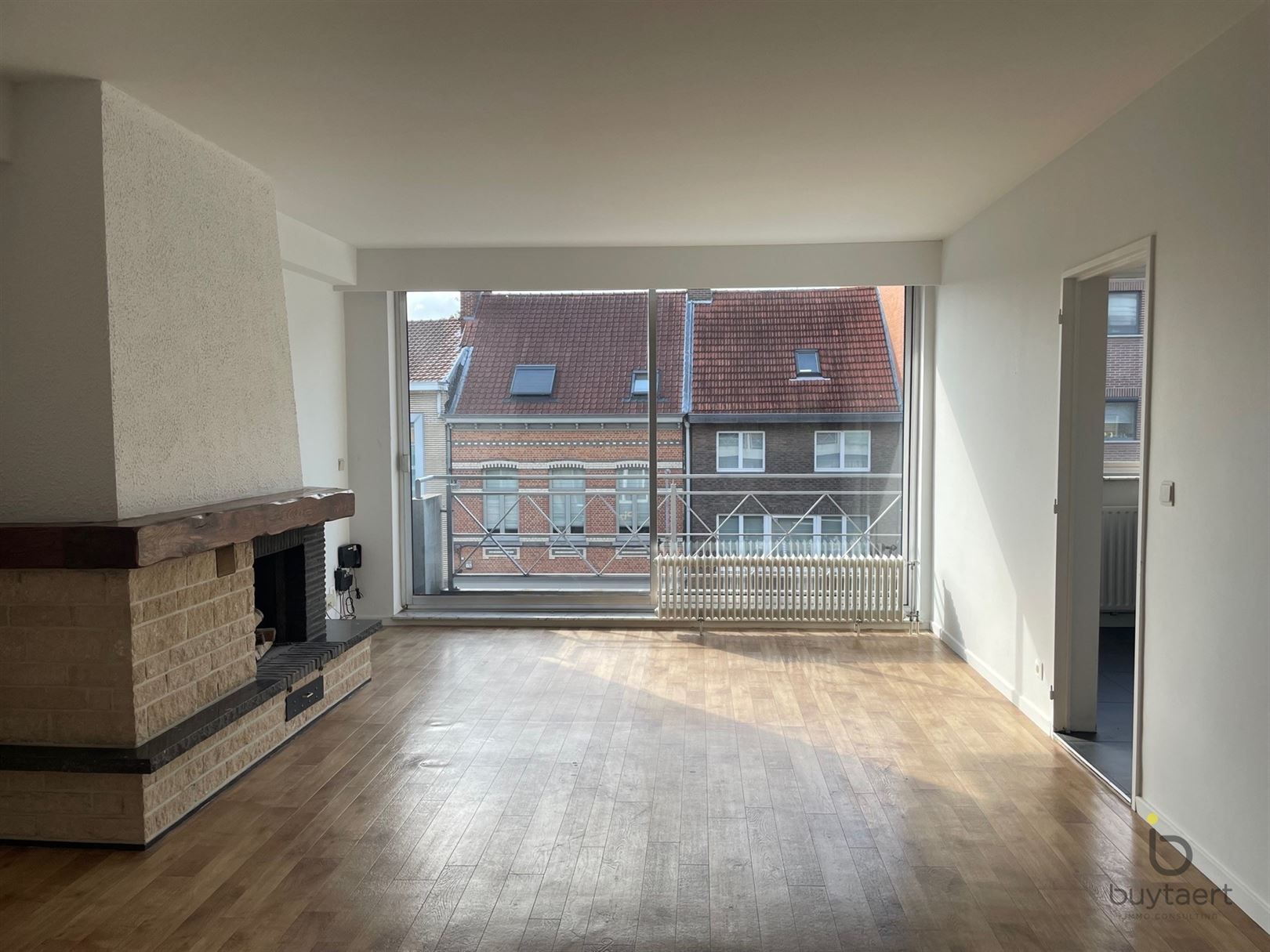 Ideaal gelegen twee (of drie) slaapkamer appartement in het hartje van Brasschaat!  foto 7