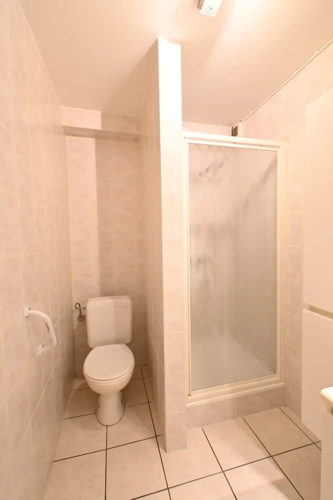 Gelijkvloers appartement met 2 slaapkamers en garage foto 10