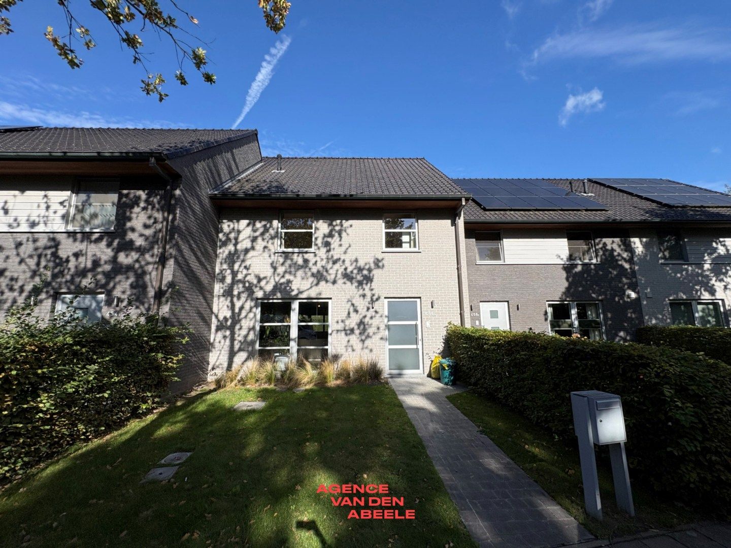 Ruime nieuwbouwwoning  foto {{pictureIndex}}