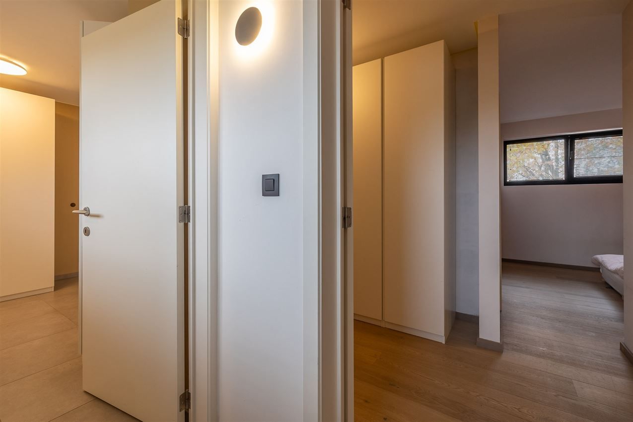 Penthouse met 3 slpk., riant terras, autostaanplaats en kelderberging foto 36