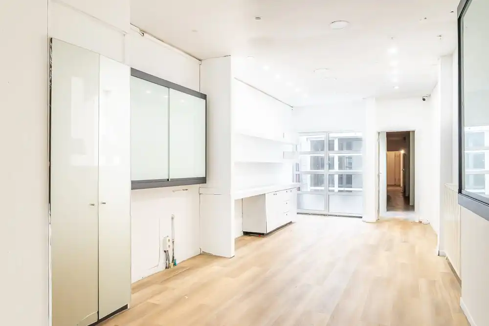 Veelzijdig handelspand op toplocatie in het centrum van Lanaken foto 9