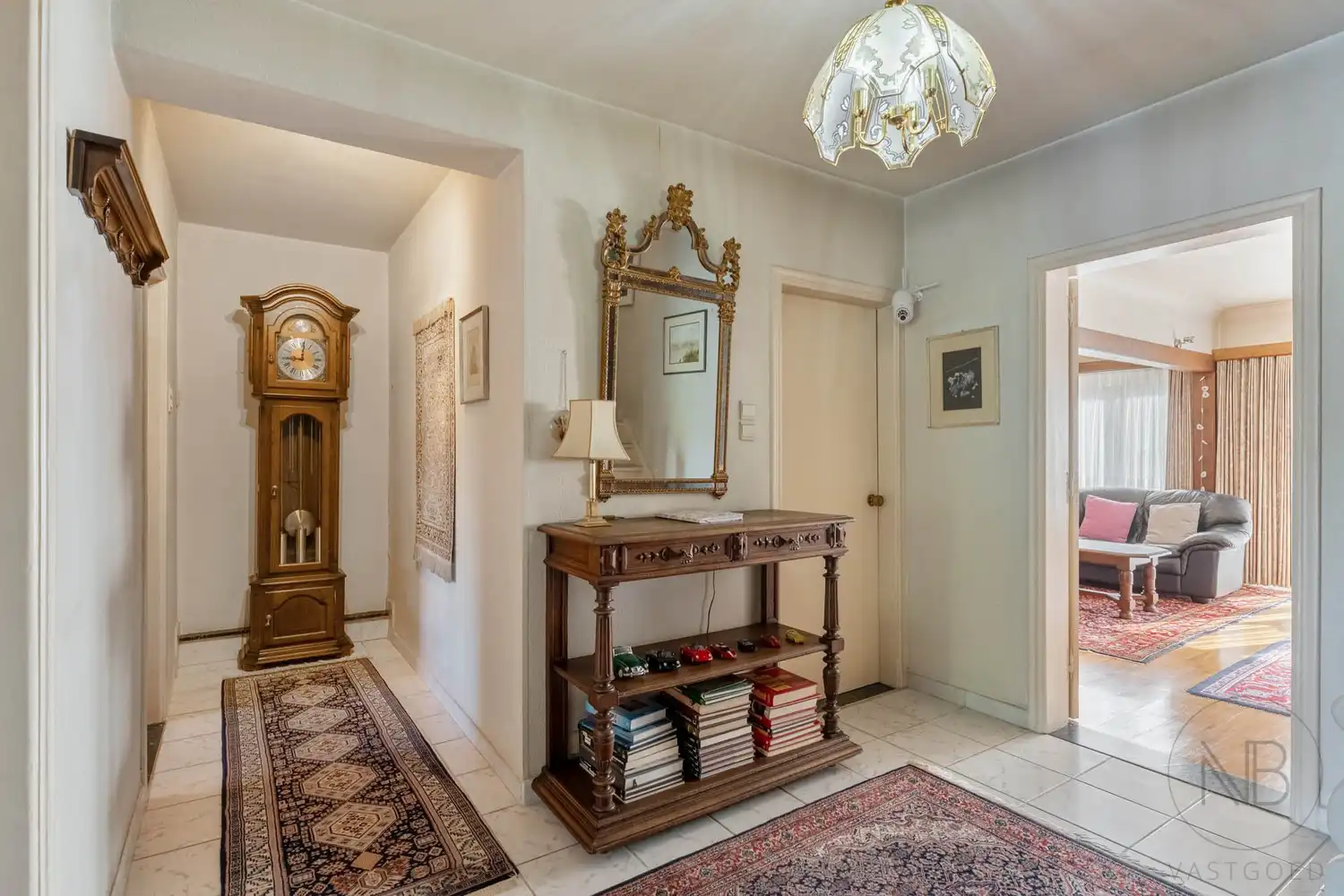 Uitzonderlijke groot duplex appartement met 4 slaapkamers! foto 4