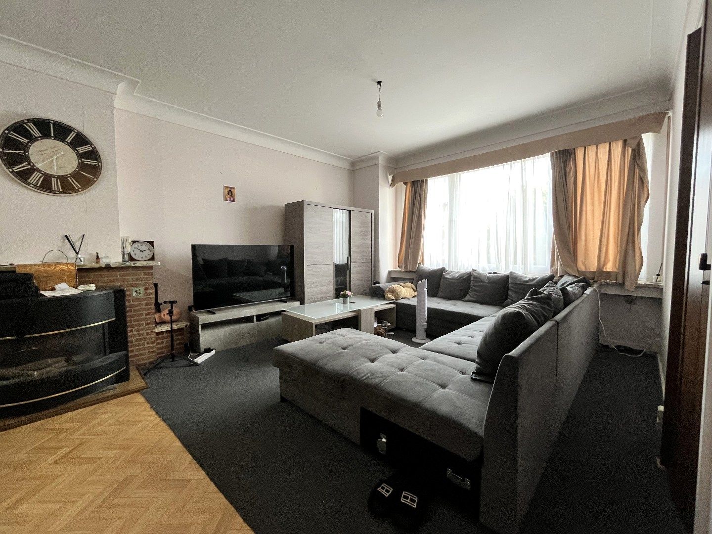 1 slpk appartement met balkon en garage foto 3