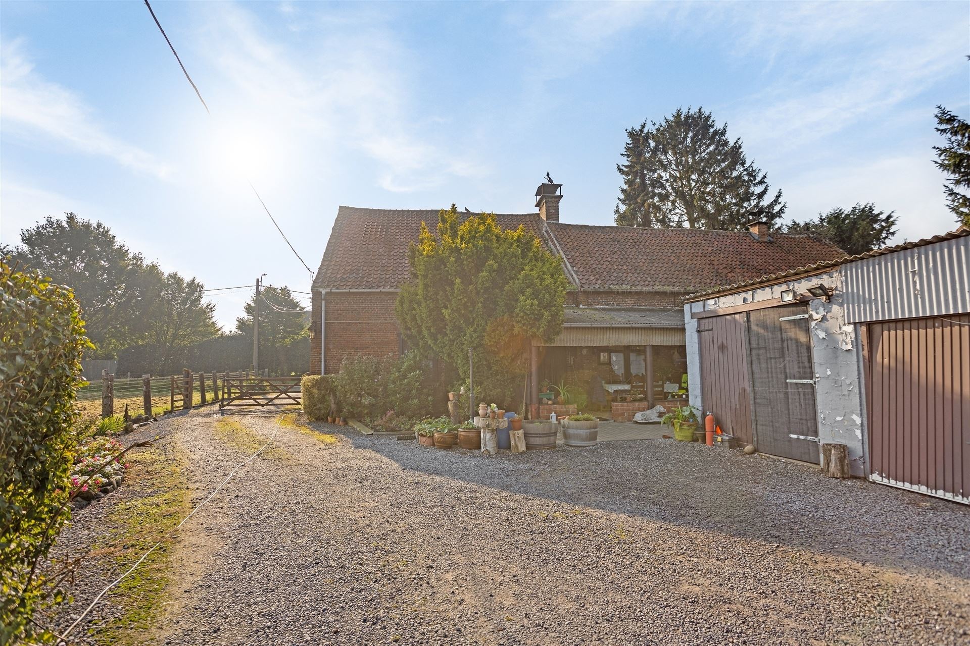 Charmante te renoveren woning op een prachtig perceel. foto 19