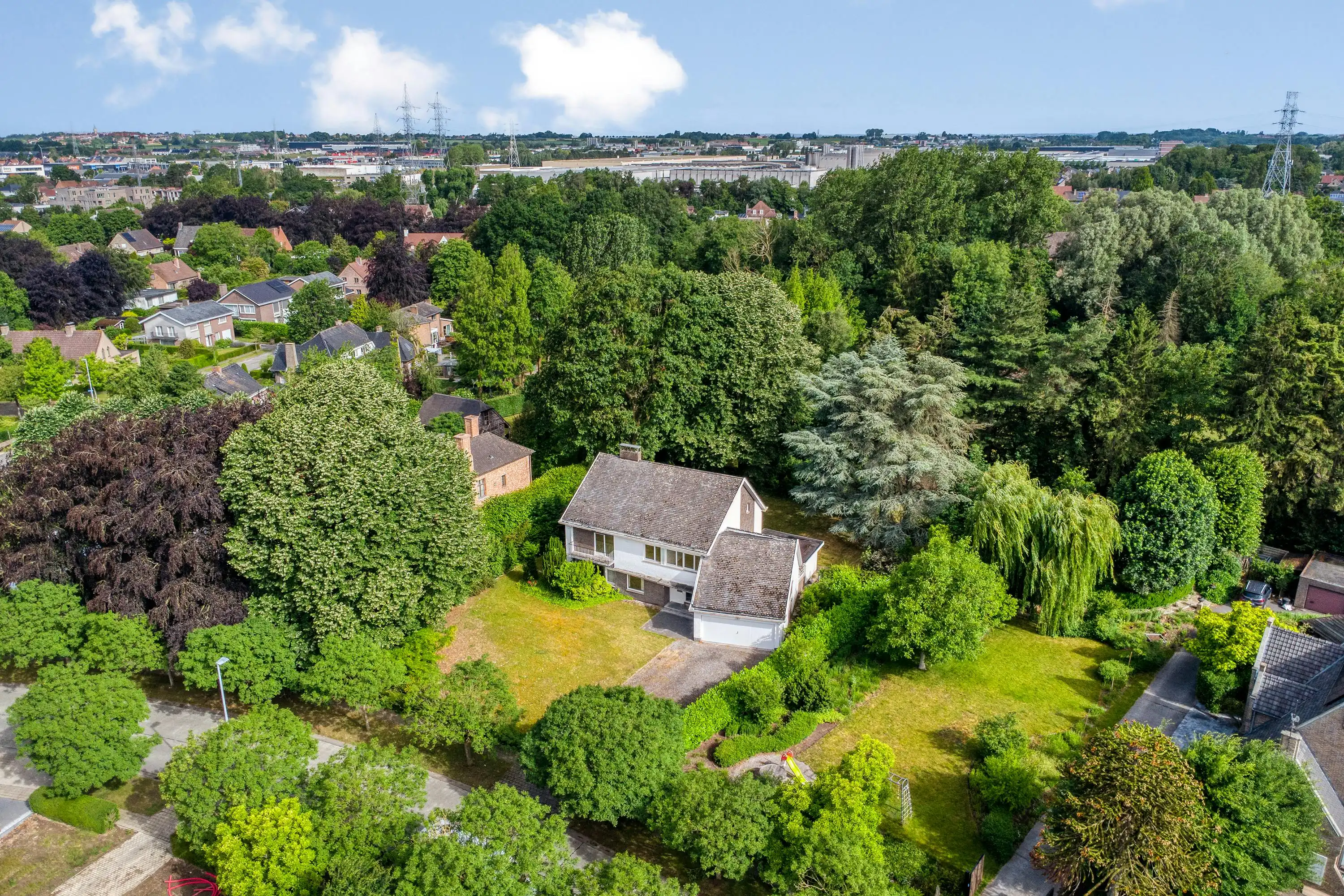 Exclusief renovatieproject: riante villa op toplocatie foto 3