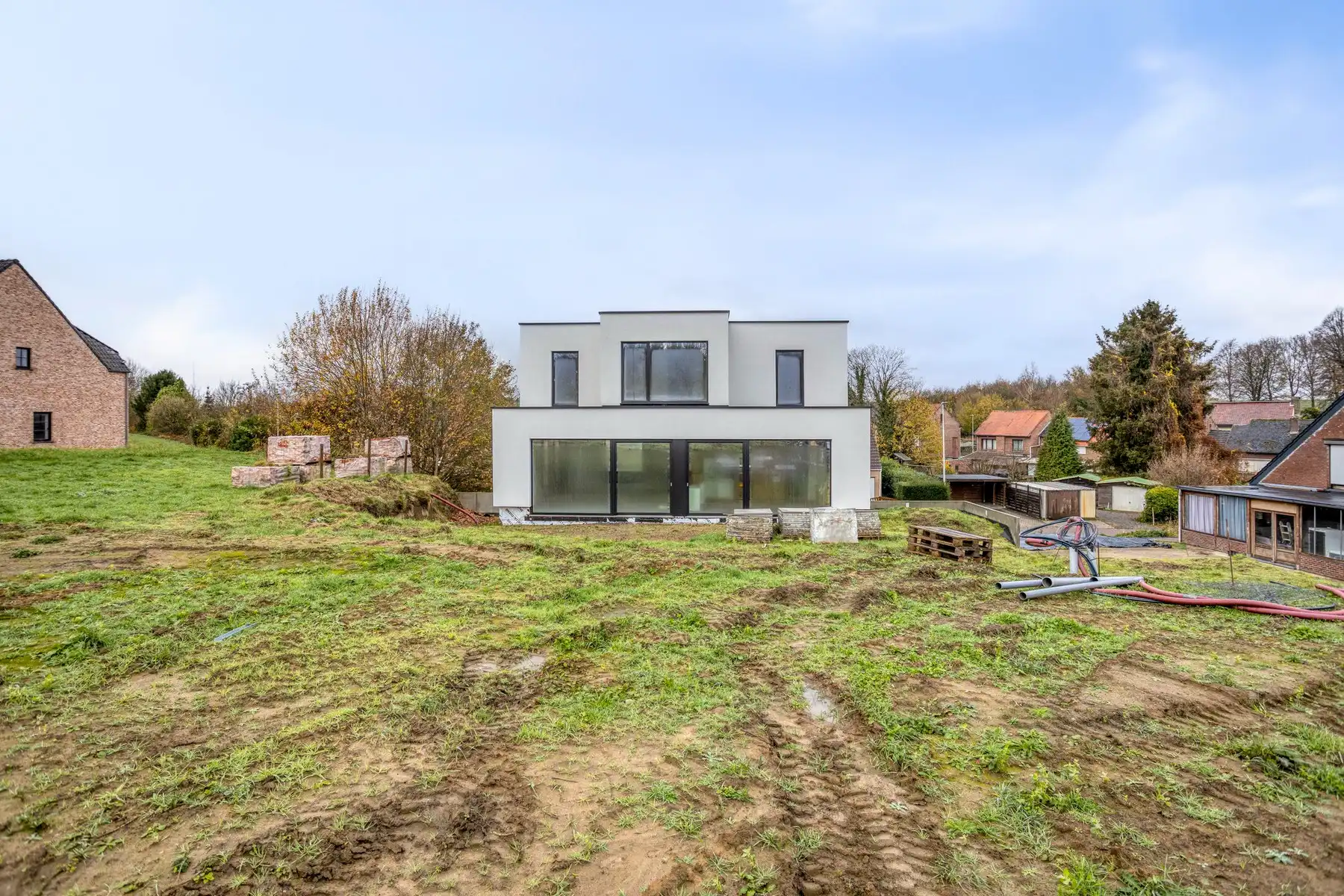 Moderne, af te werken woning op een perceel van 10a 58ca. foto 25