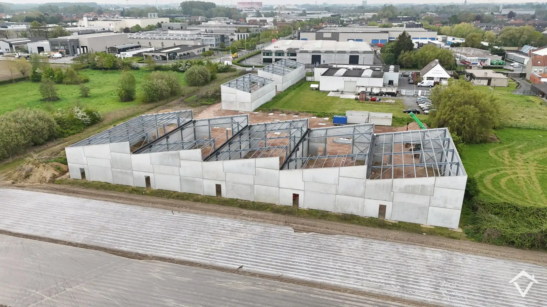 Loods NR A te koop – 180 m² KMO-zone Ardopoort te Roeselare foto 2