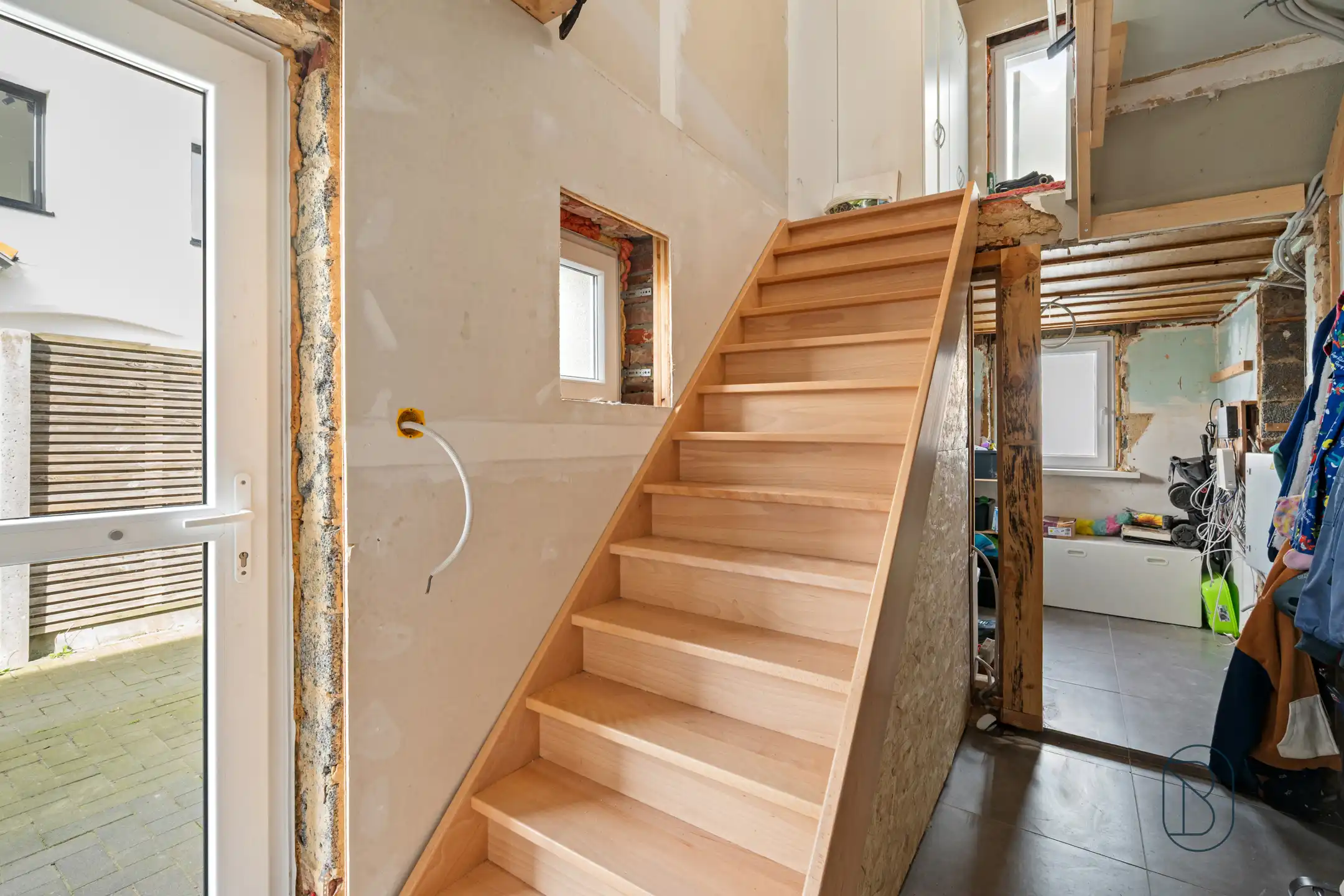 Halfopen woning met garage en tuin in Harelbeke foto 10