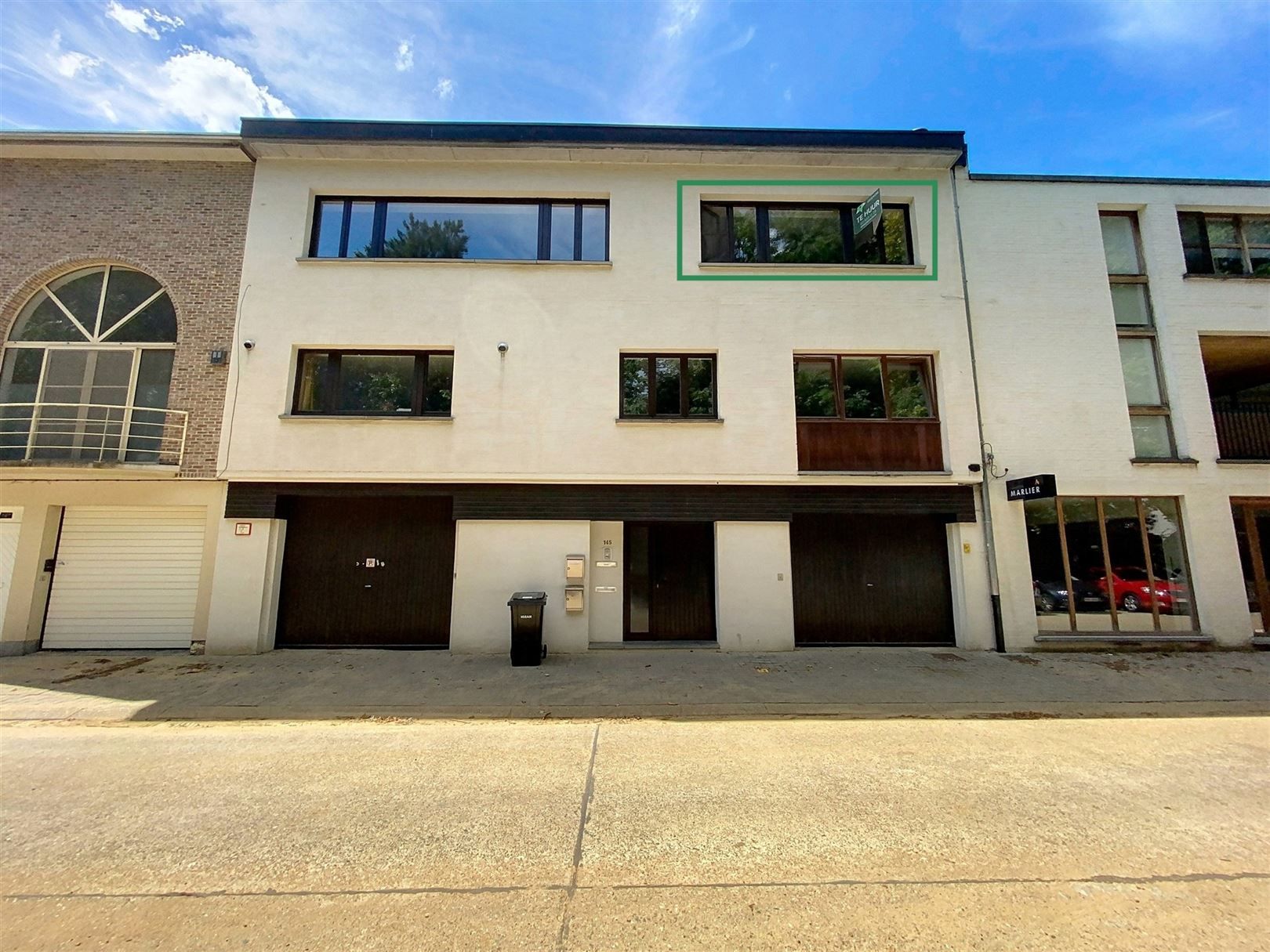 Instapklaar appartement centraal maar rustig gelegen te Brasschaat  foto {{pictureIndex}}
