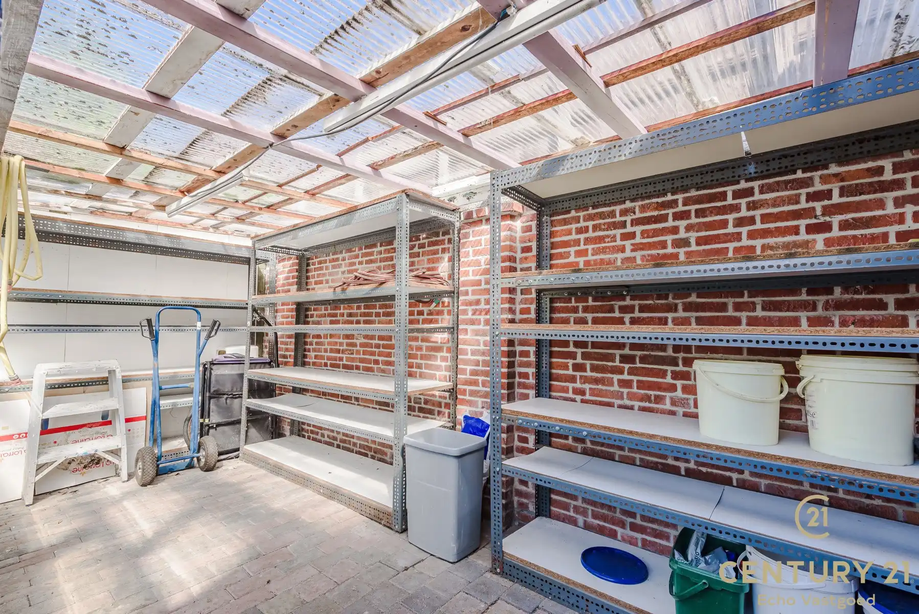 Ruim, startklaar handelspand met woonst op toplocatie foto 17