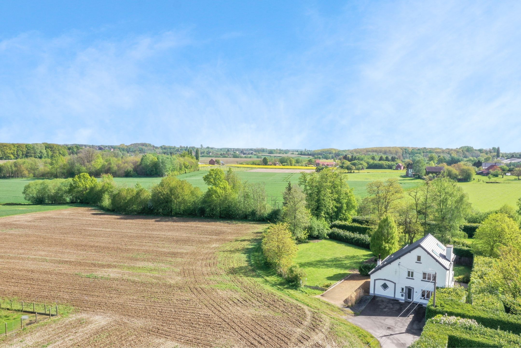 Hoofdfoto van de publicatie: Ruime woning met een unieke ligging