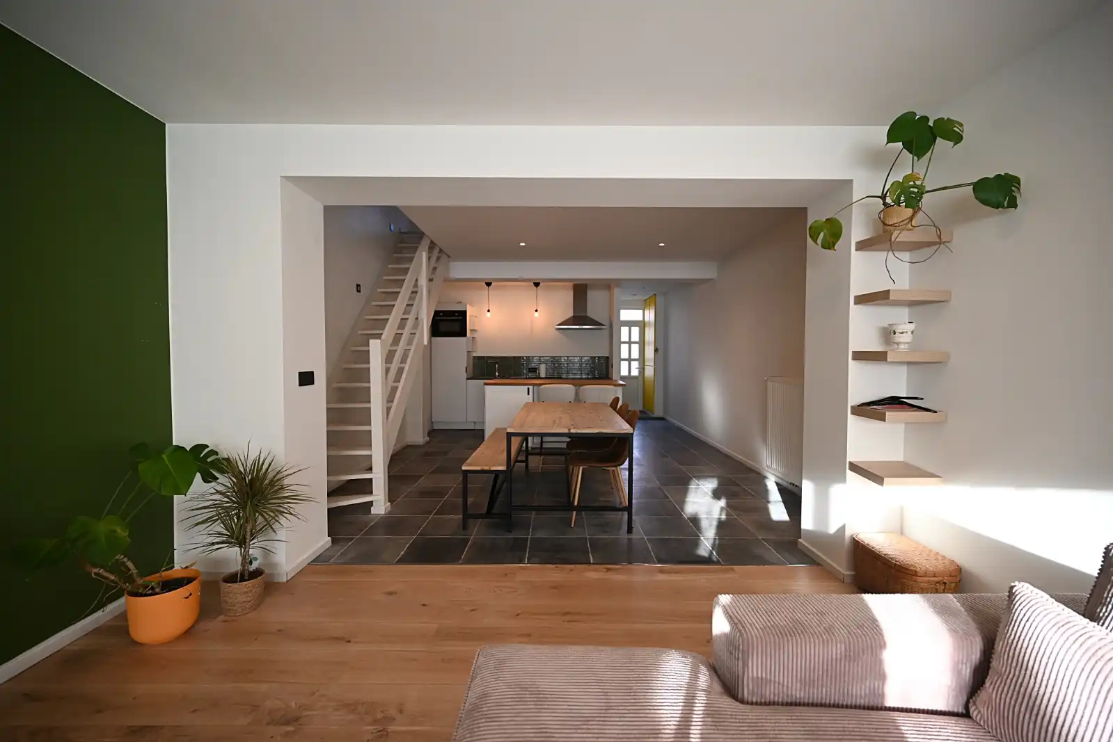 Charmante woning met 3 slaapkamers en prachtige stadstuin in Roeselare foto 2