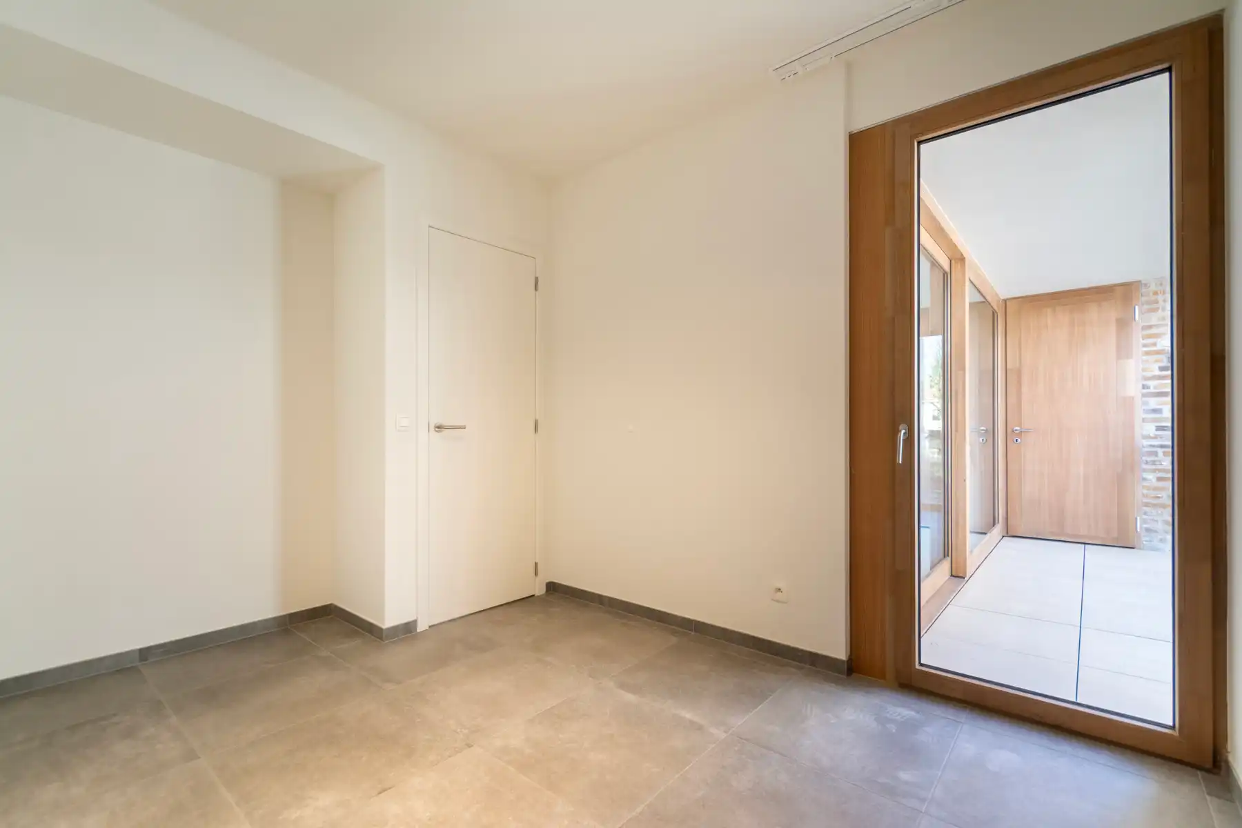 Rustig en comfortabel 1slpk appt. met terras foto 10