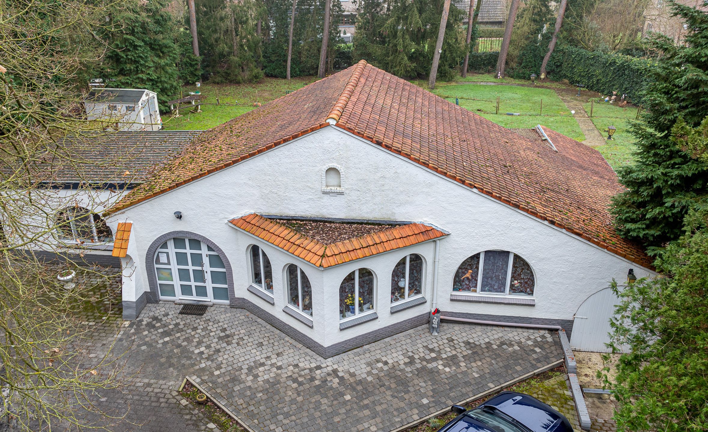 Hoofdfoto van de publicatie: Charmante woning op een mooi perceel van 20 are