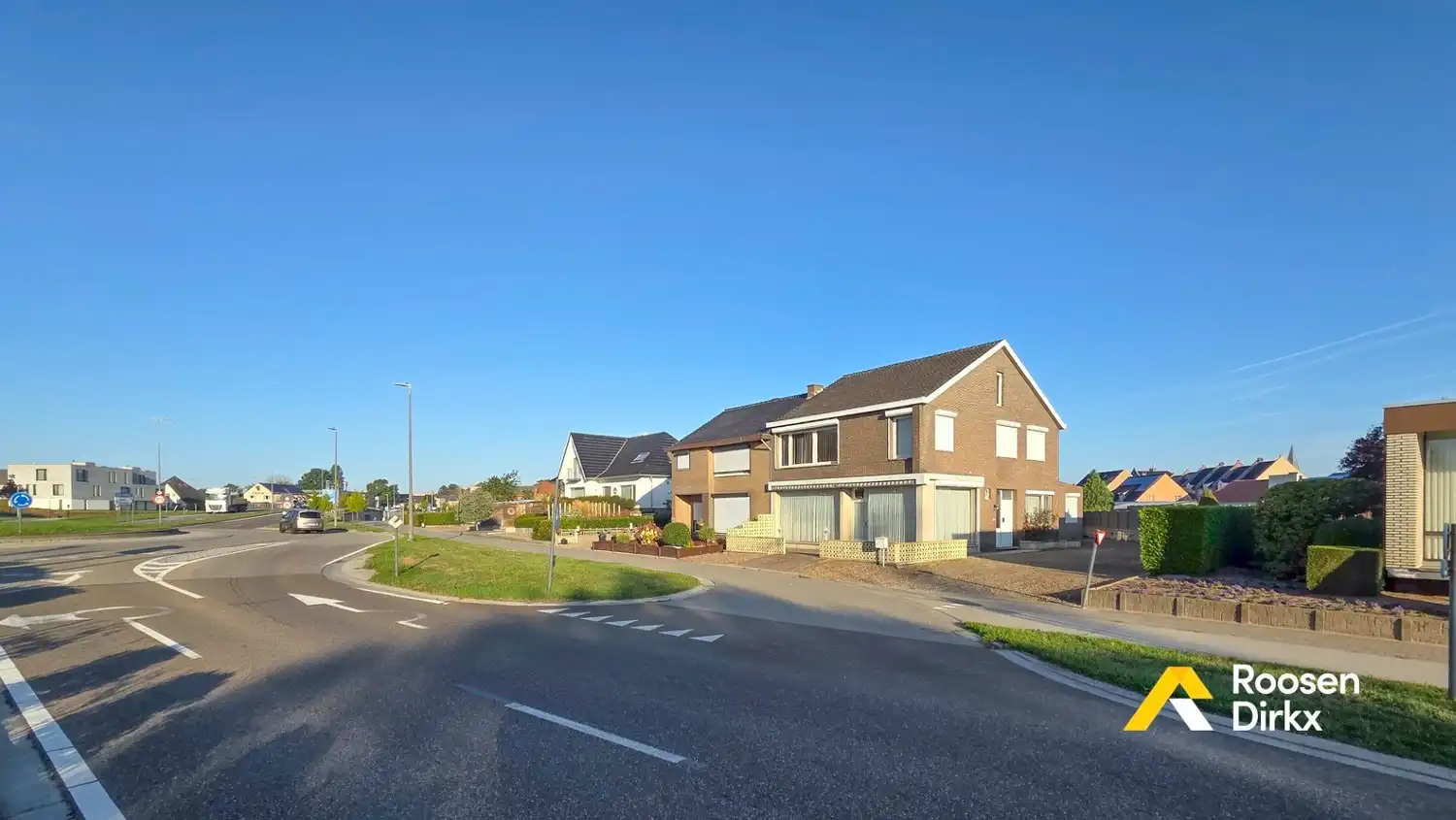 Solide handelpand met woning op zichtlocatie! foto {{pictureIndex}}