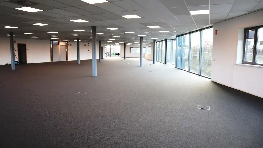 Strategisch gelegen eigentijdse kantoren te huur in Merelbeke-Melle foto 11