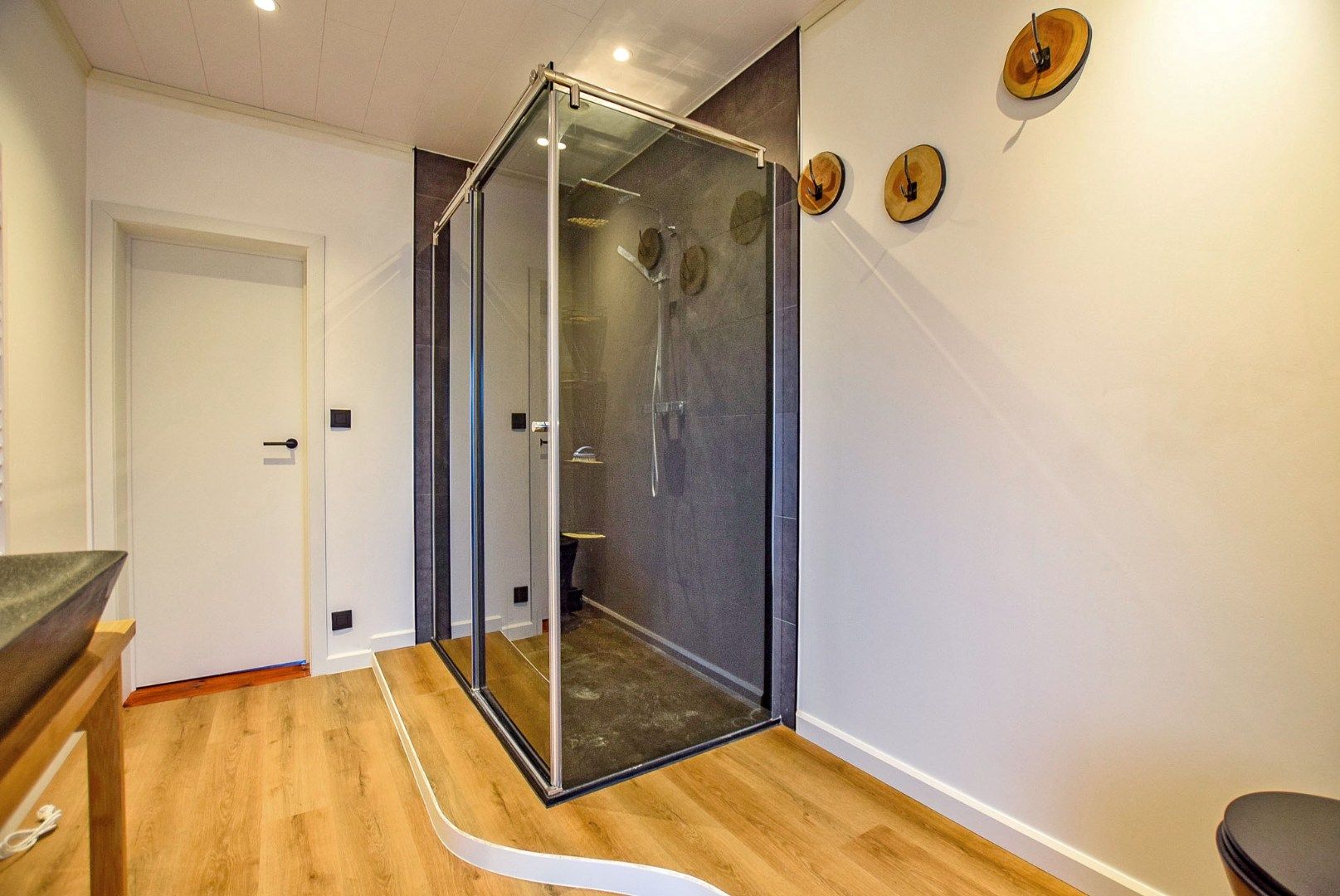 Gerenoveerde rijwoning te huur op 273m² met 3 slaapkamers te Adinkerke (De Panne)!  foto 17