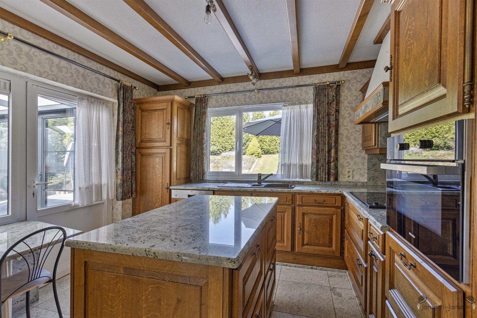 Prachtige landelijke villa met ruime opslagmogelijkheden. foto 14