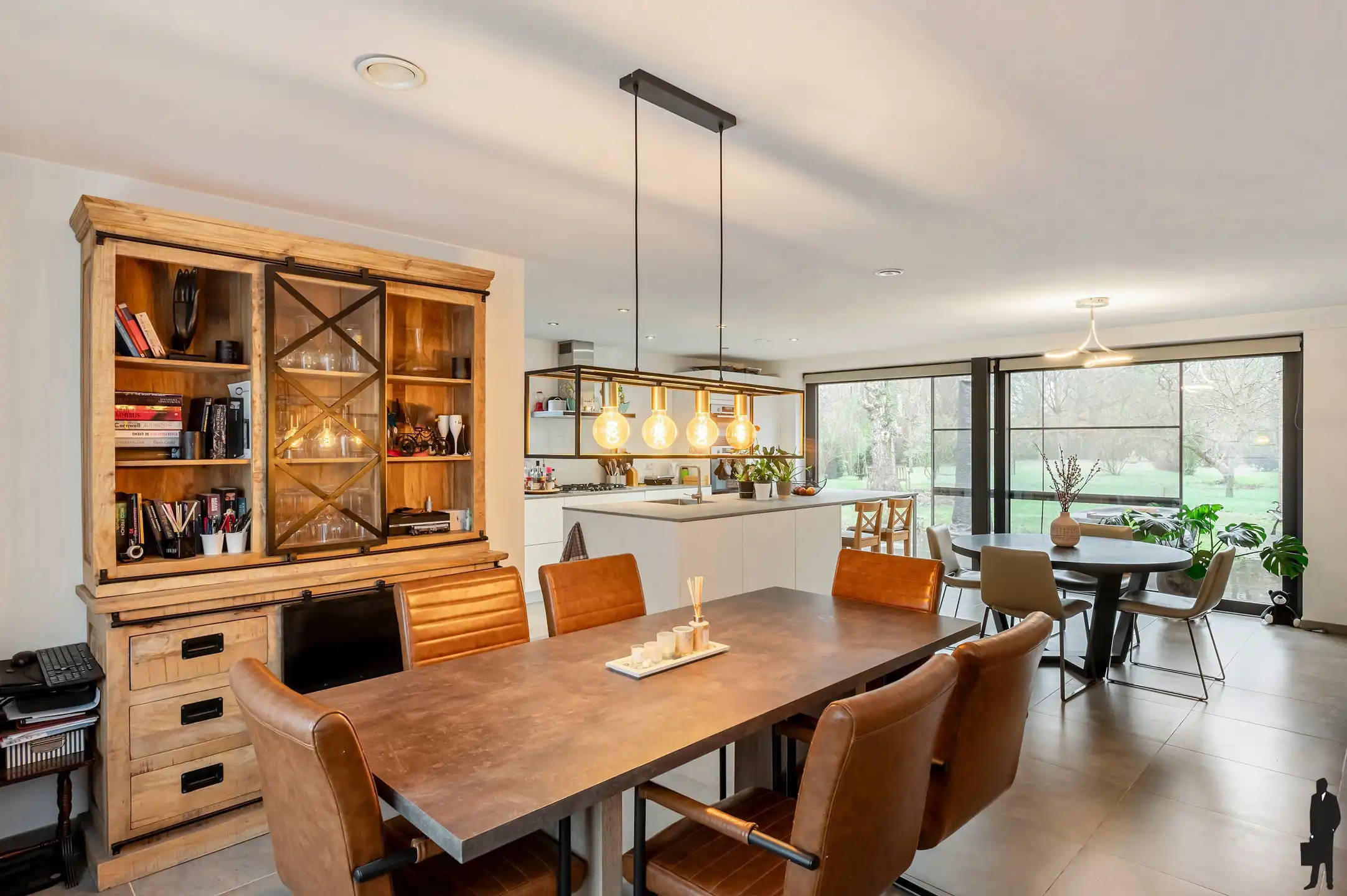 Charmante woning met prachtige tuin foto 13