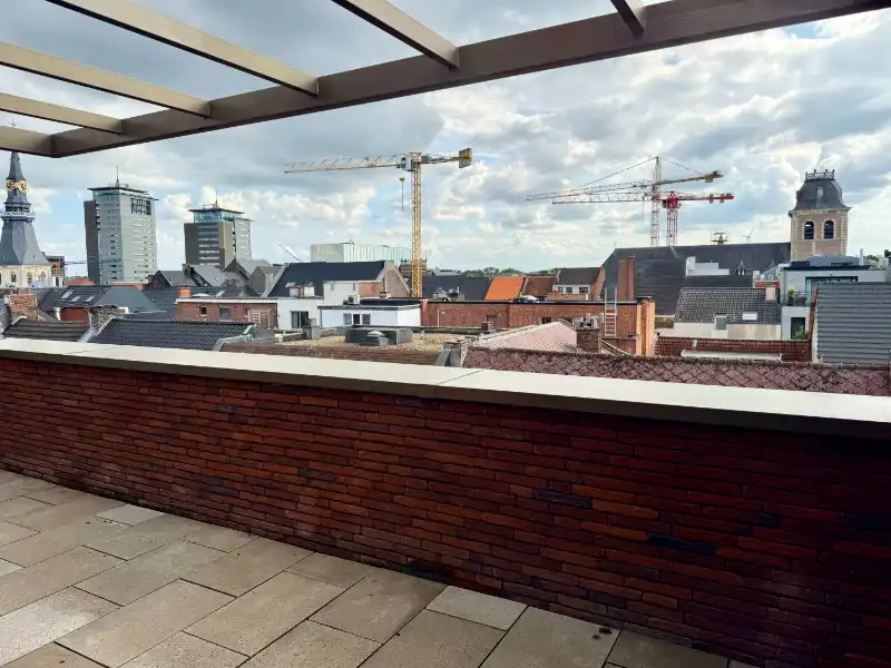 PENTHOUSE SERVICEFLAT MET 3 SLPK, 2 BADK, 2 TERRASSEN foto 7