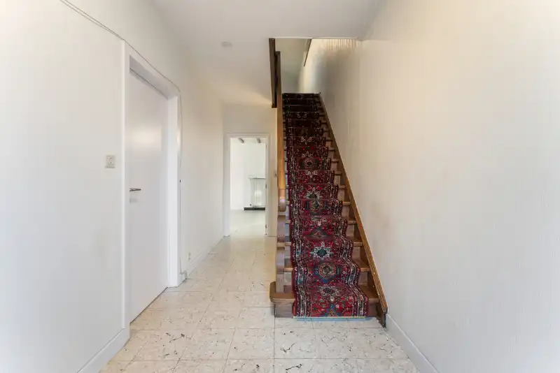 WONING MET  GROTE LOODS MET geintegreerde STUDIO foto 9