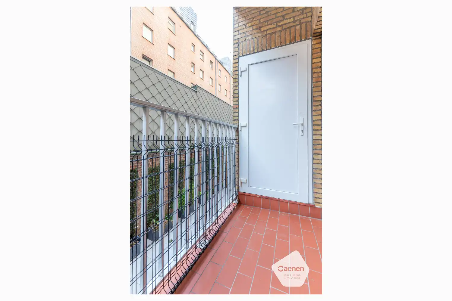 Prachtig gerenoveerd 2-slaapkamer appartement op de Zeedijk foto 9