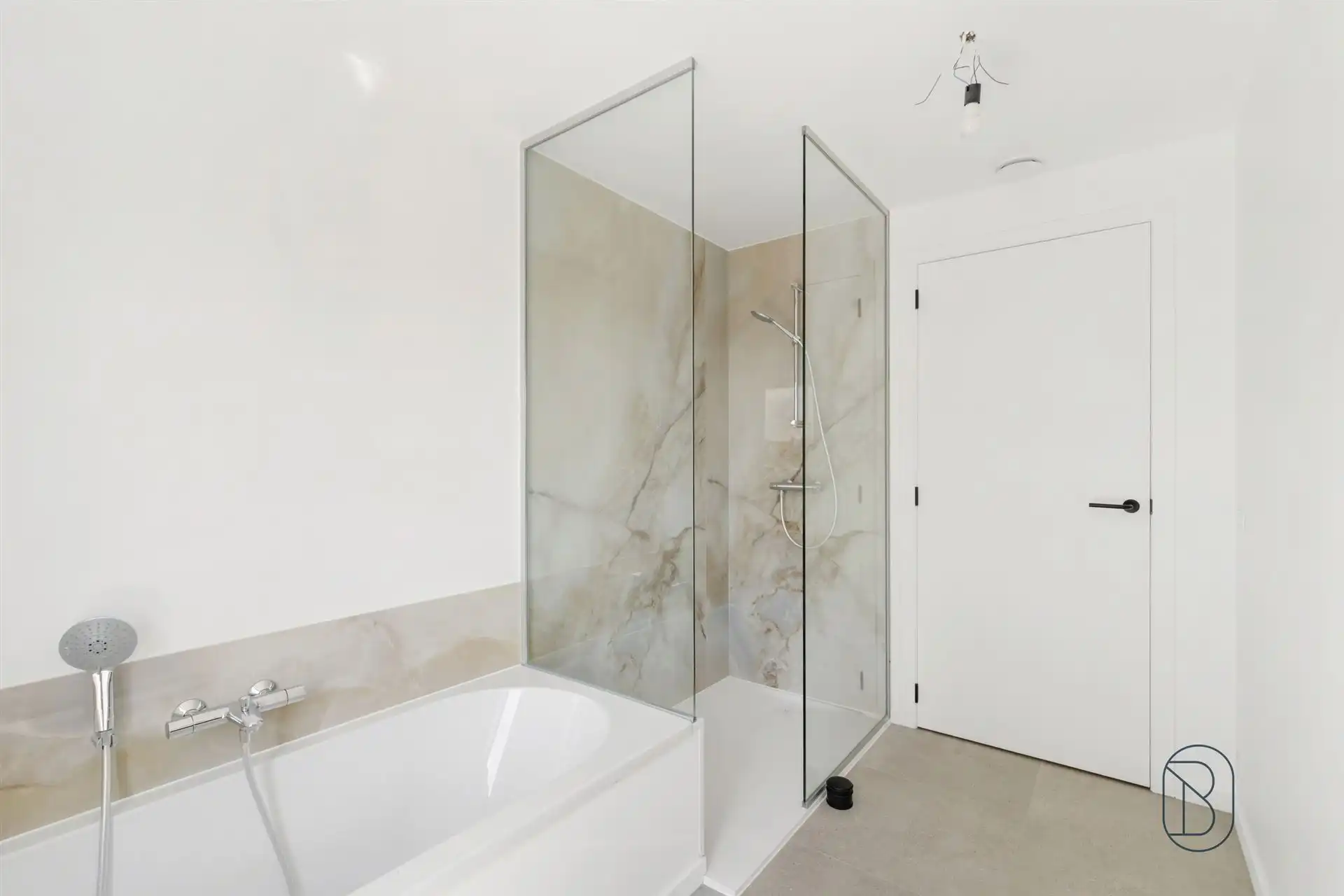 2 kwalitatieve luxueuze ENERGIENEUTRALE moderne nieuwbouwwoningen foto 12
