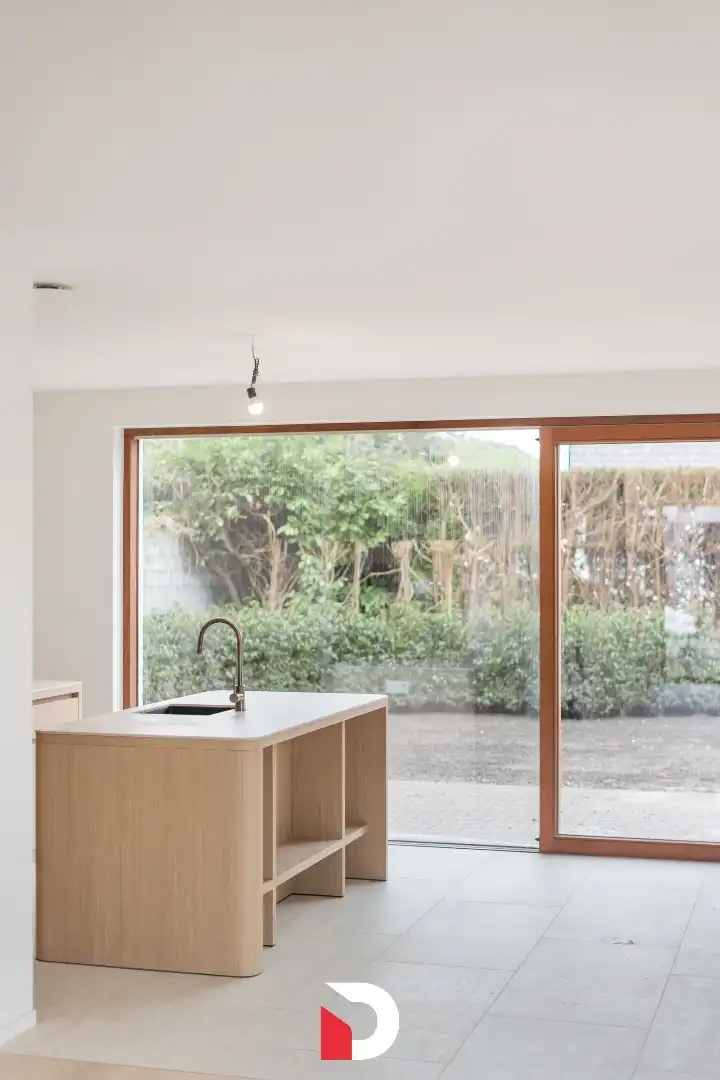 Vrijstaande villa in centrum Brugge in een oase van groen.  foto 7